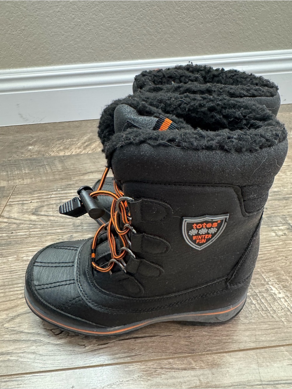 Totes Buster Kids Snow Boots Size 13 Black Orange Faux Fur Lined Winter - Picture 5 of 9